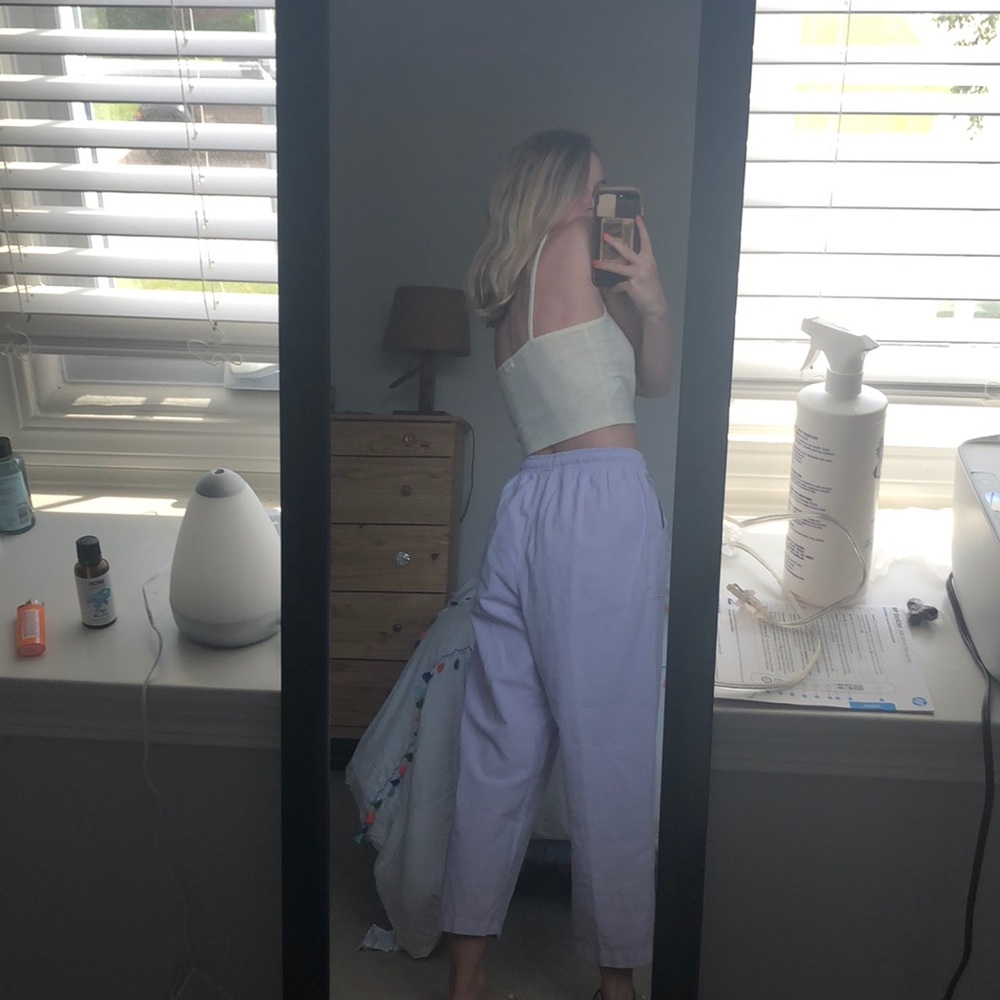 Cropped Tank Top - Picture 2 of 4